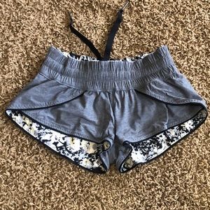 Lululemon gray flowered shorts reversible size 2